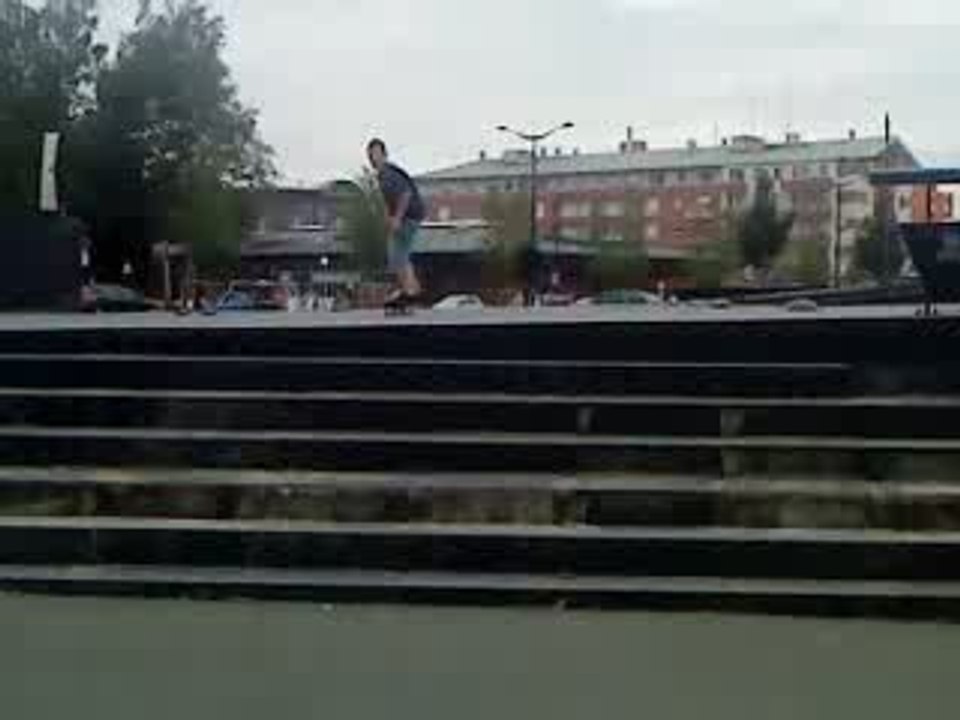 dono sur les 7 marches  du phenix a valenciennes