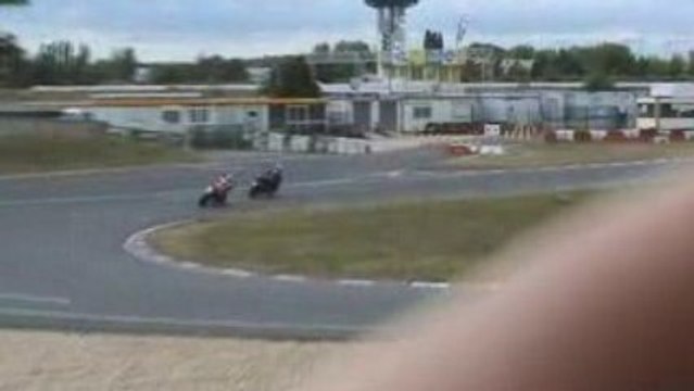 Hornet K8 VS Daytona ( circuit CAROLE)