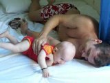 Marceau joue avec Papa