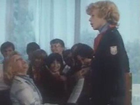 ПРИКЛЮЧЕНИЯ ЭЛЕКТРОНИКА – КРЫЛАТЫЕ КАЧЕЛИ