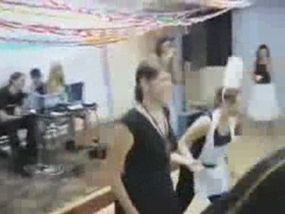 petit cours pour une danse bretonne zik: DIWALL