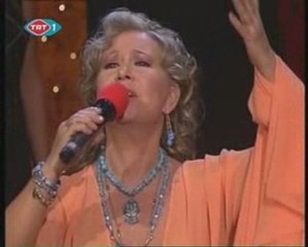 Bedia Akartürk Zahidem