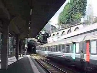 Arrivée d'un CIC poussé par BB15058 R à Rouen voie 2 !