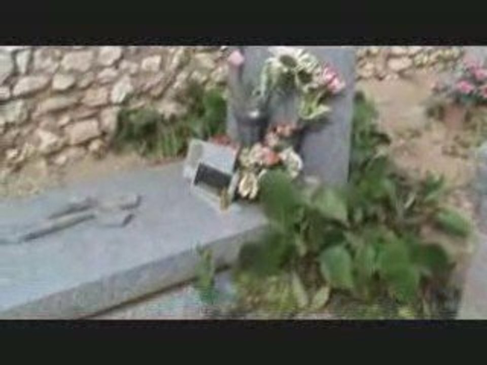 EYGALIERES PROFANATION CIMETIERE Mai 2009