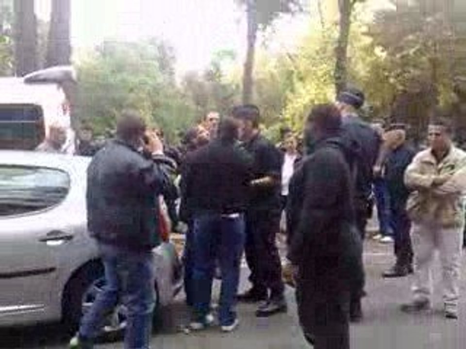 Les gabonais demandent aux français de les choisir leur PR