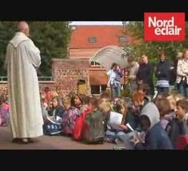 Bénédictions des cartables à l'école Saint Edmond.avi