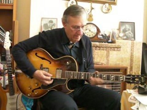 Ray Gallo guitarist/teacher playing Carnival samba.