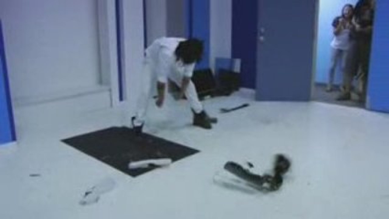 Three Days Grace - Breaking Guitars