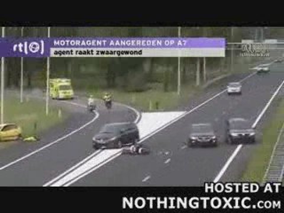 Un motards de la police percuté sur une autoroute