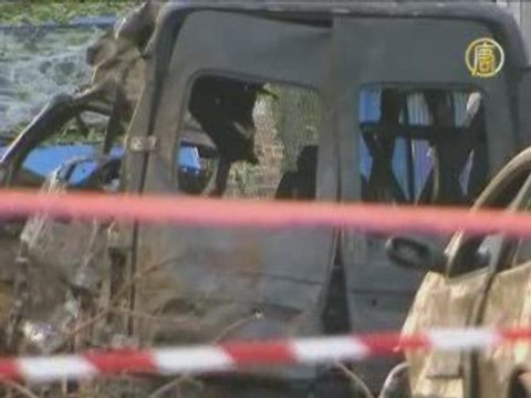 Мощный взрыв у здания фондовой биржи