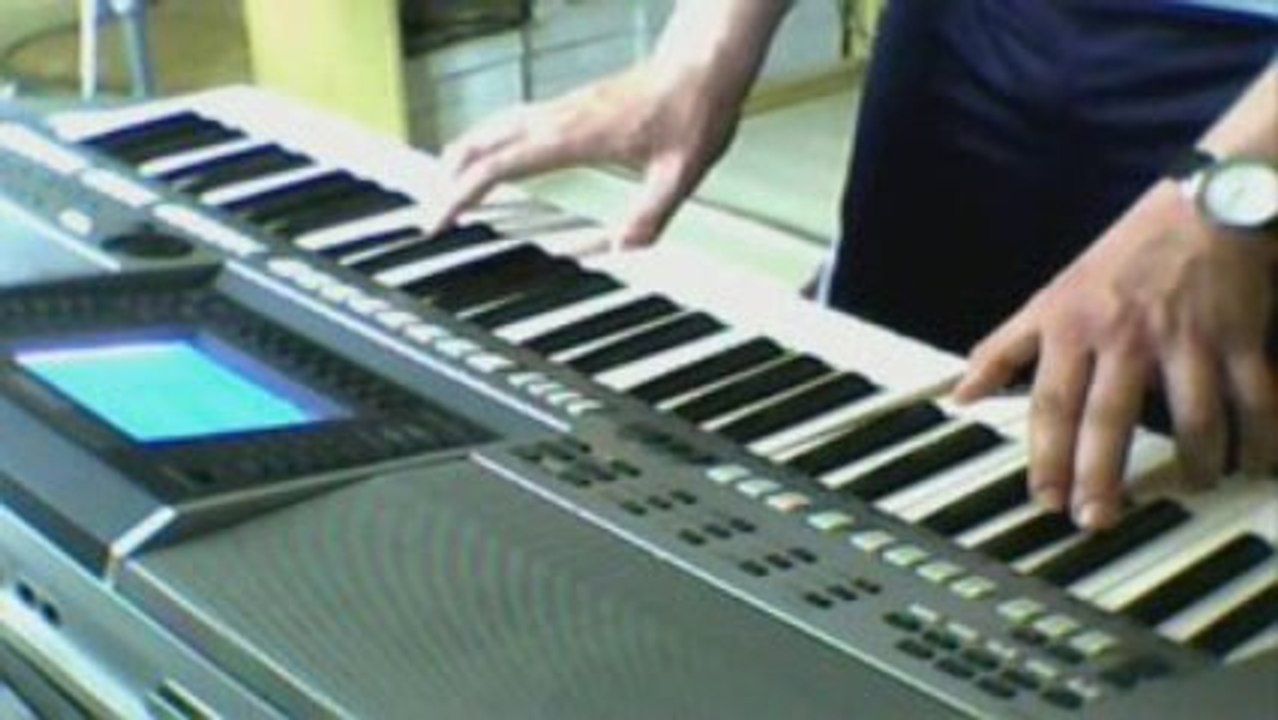 Rêves étoilée par Jessy-James avec Yamaha PSR S-700