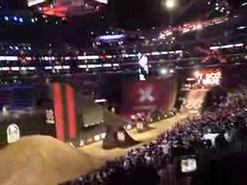[FMX] Scott Murray's double backflip Crash