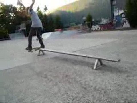 Moi en skate (BoardSlide)