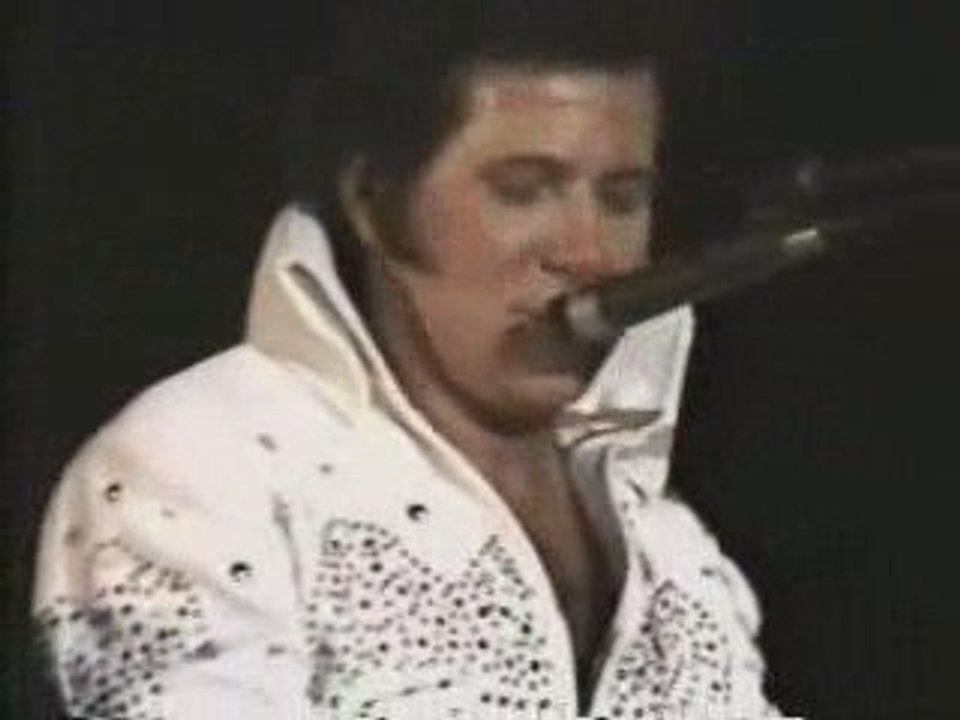 Elvis in concert, Elvis on stage, Elvis Live, impersonators