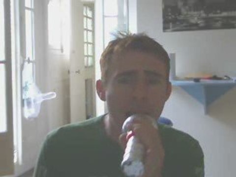 Wiwi égratigne Au jour le jour