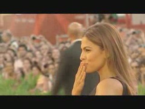 Venezia 2009, Eva Mendes sul red carpet