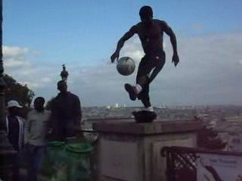 Foot freestyle dans Paris
