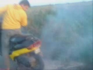 Palenie gumy skuterem 2