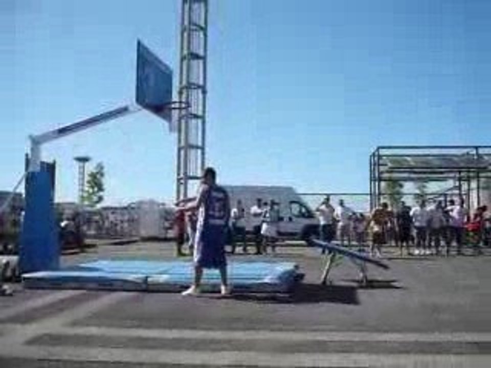 Anthony crazy dunker