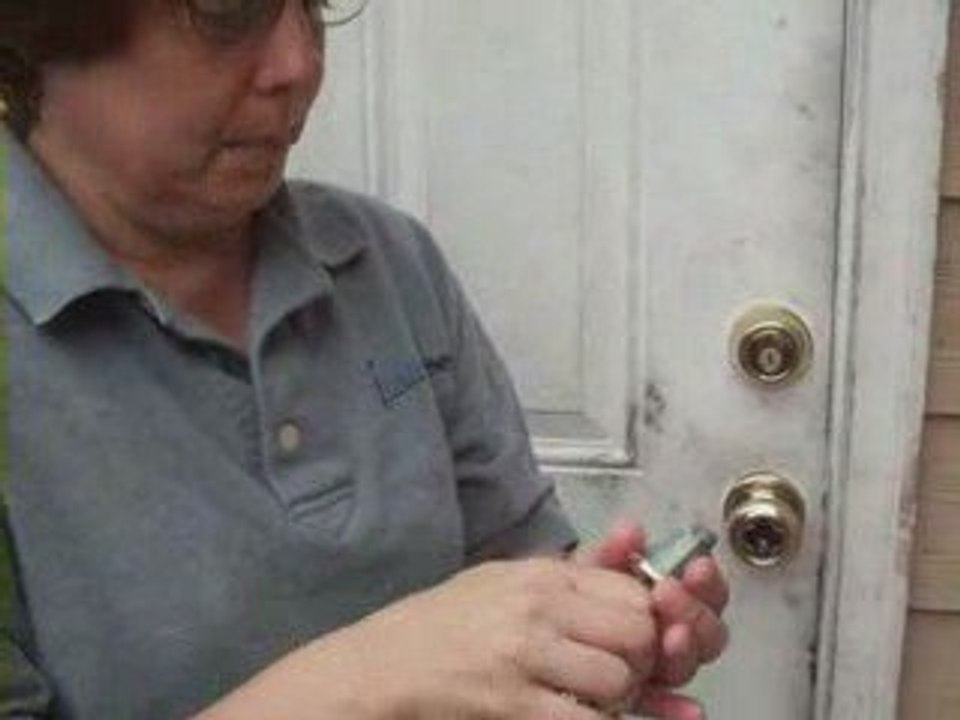 InvestInRealEstate101 Landlord Tip: Change Cyclinder on lock