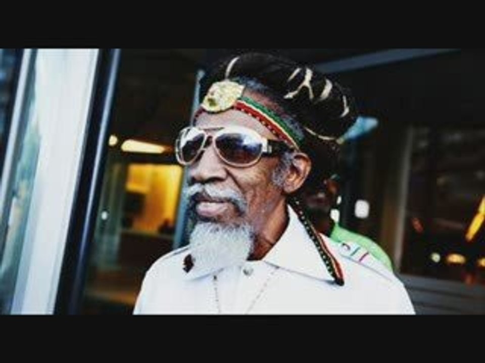 BunnyWailer - Wheel Yo Belly