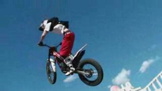 [TRIAL MOTO] Julien DUPONT Rides in BUDAPEST