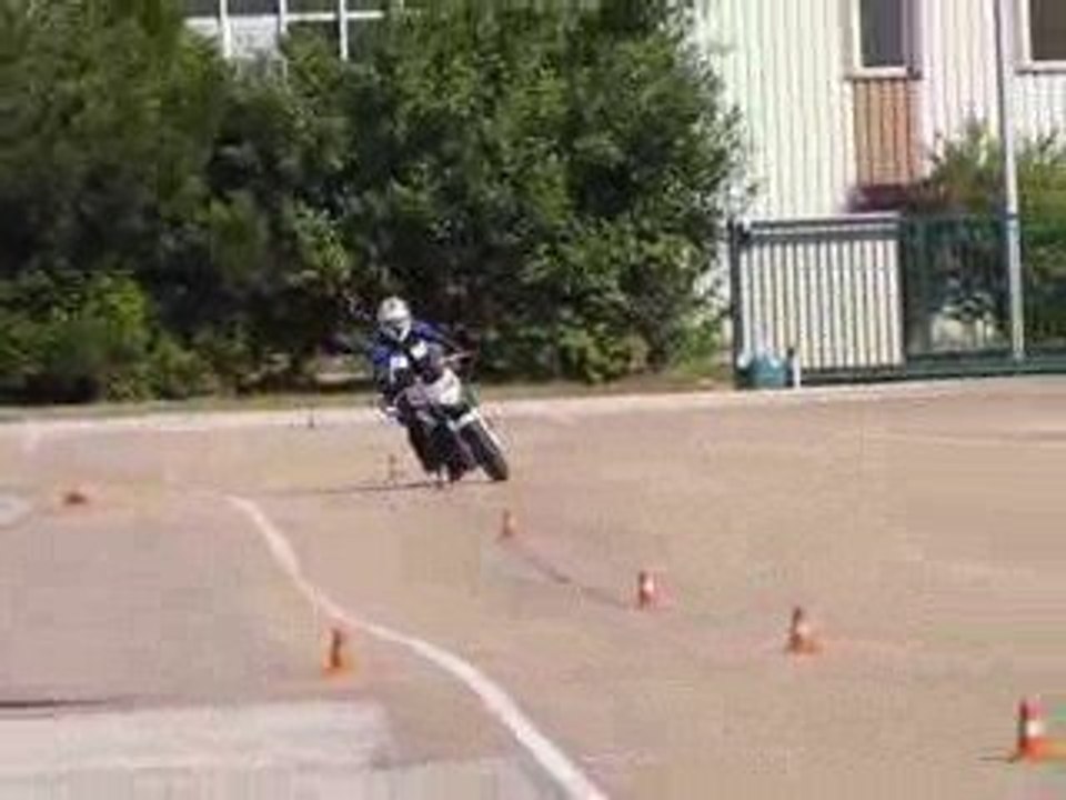 Kkwette passe son permis - parcours rappide et rétrogradage