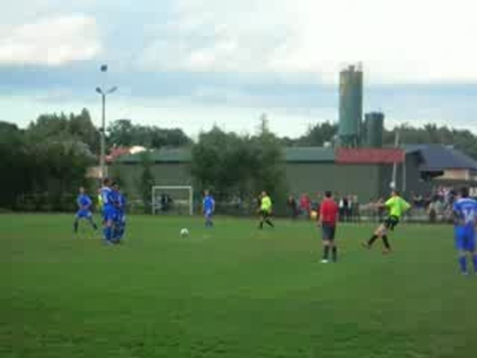 Strzał z rzutu wolnego Jacka Barana