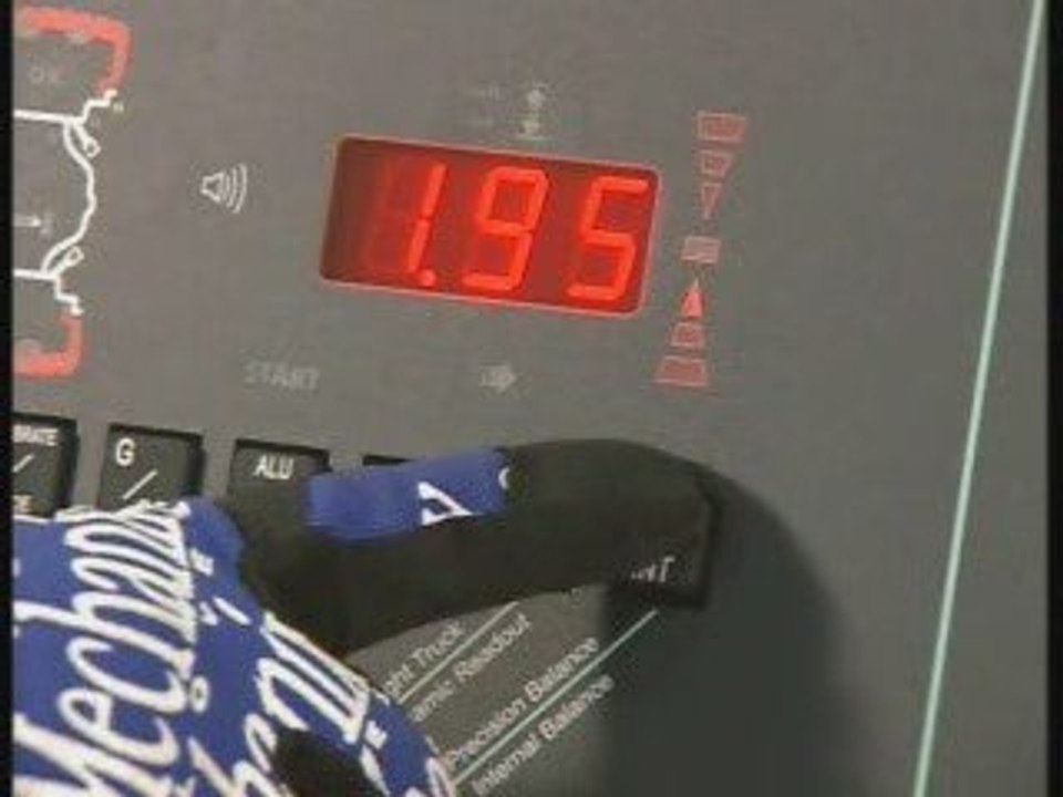 EVT Automotive Test Equipment - Wheel Balancer Operations