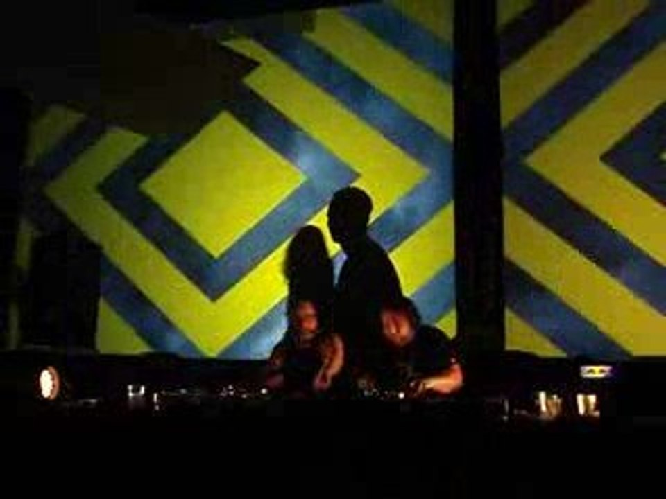en Techno 2009  video 2 - Wighnomy Brothers