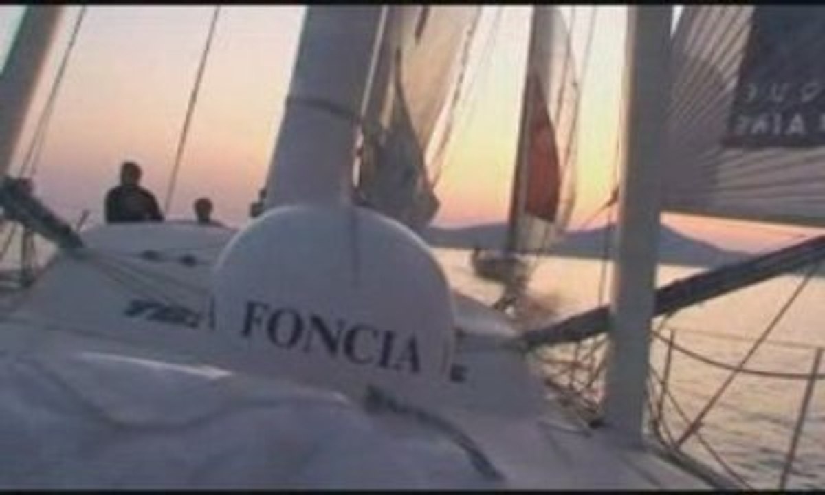 Team FONCIA - Images du bord : Foncia bord à bord avec 1876