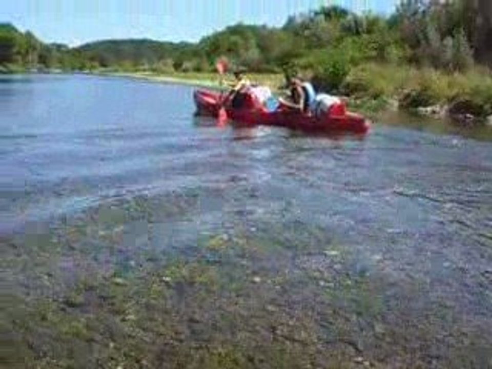Thomas en 1er plan et mik et marine qui arrivent