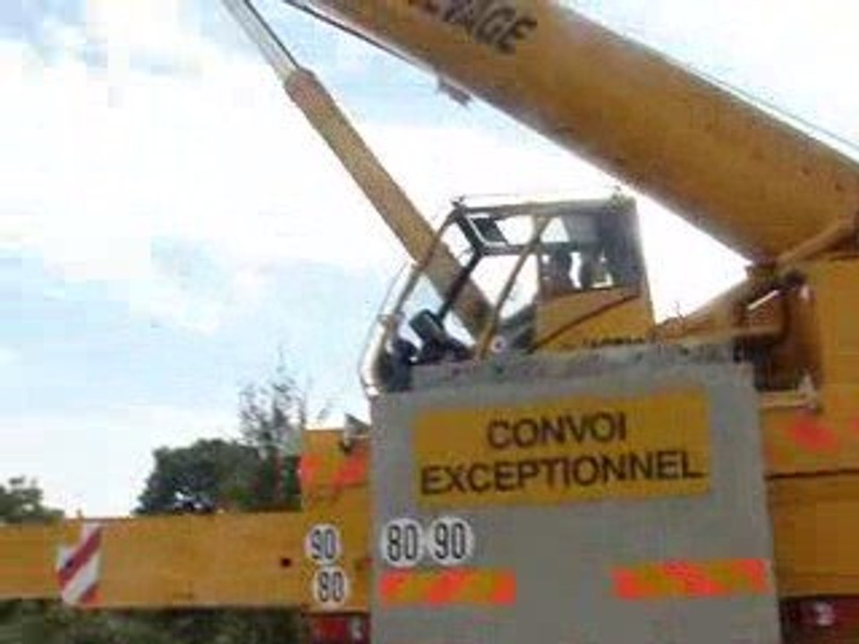 grue grove 130t action levage 3