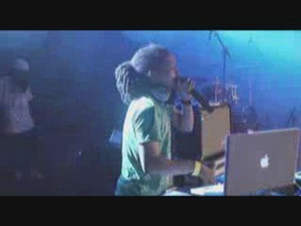 Sound Clash-Natural sound vs Red Jed i- Mega-Mouv 2009 1/4