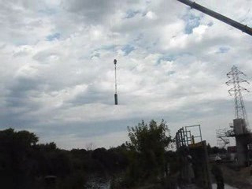 grue grove 130t action levage 4