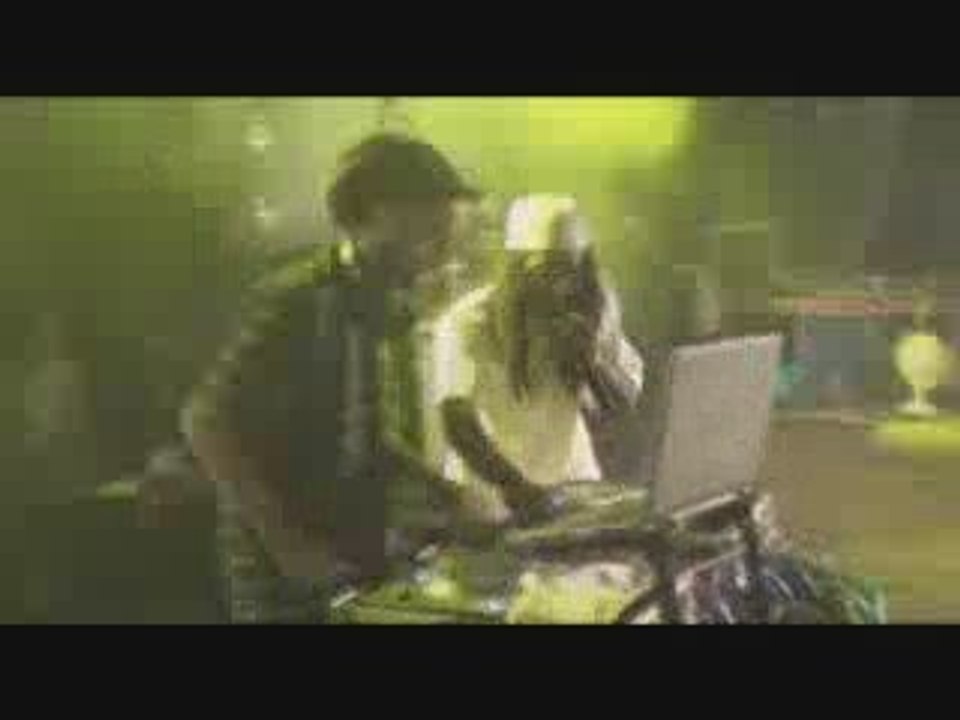 Sound Clash-Natural sound vs Red Jed i- Mega-Mouv 2009 2/4