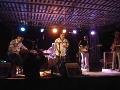 Flyin' Saucers - Macau - 05 09 2009 - 01