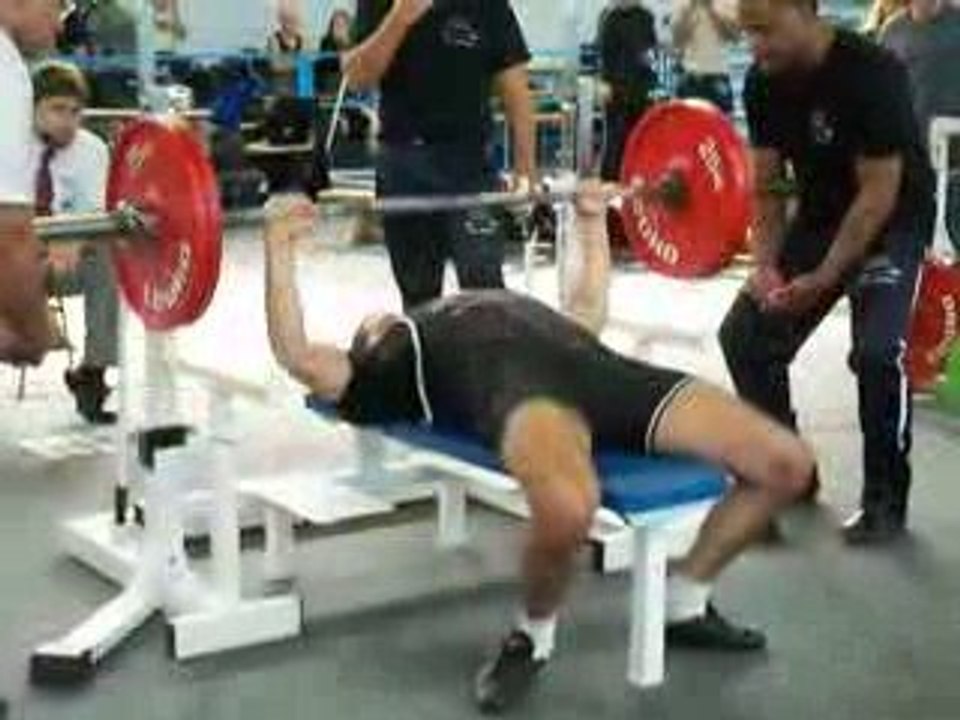 125 a la claque ya 1 ans 80 kilo de poid de corp