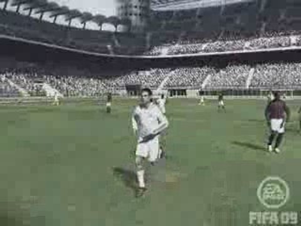 But lointain de Gago contre le Milan AC