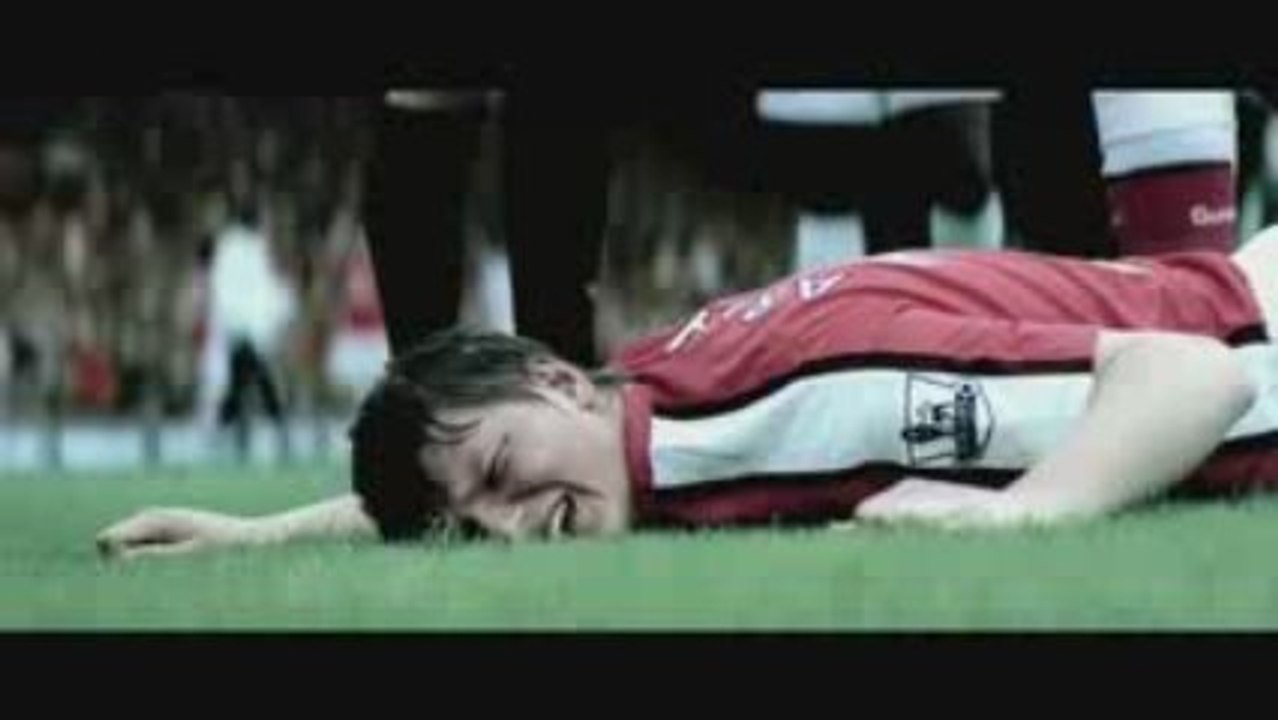 Arshavin – du könntest liegen bleiben!