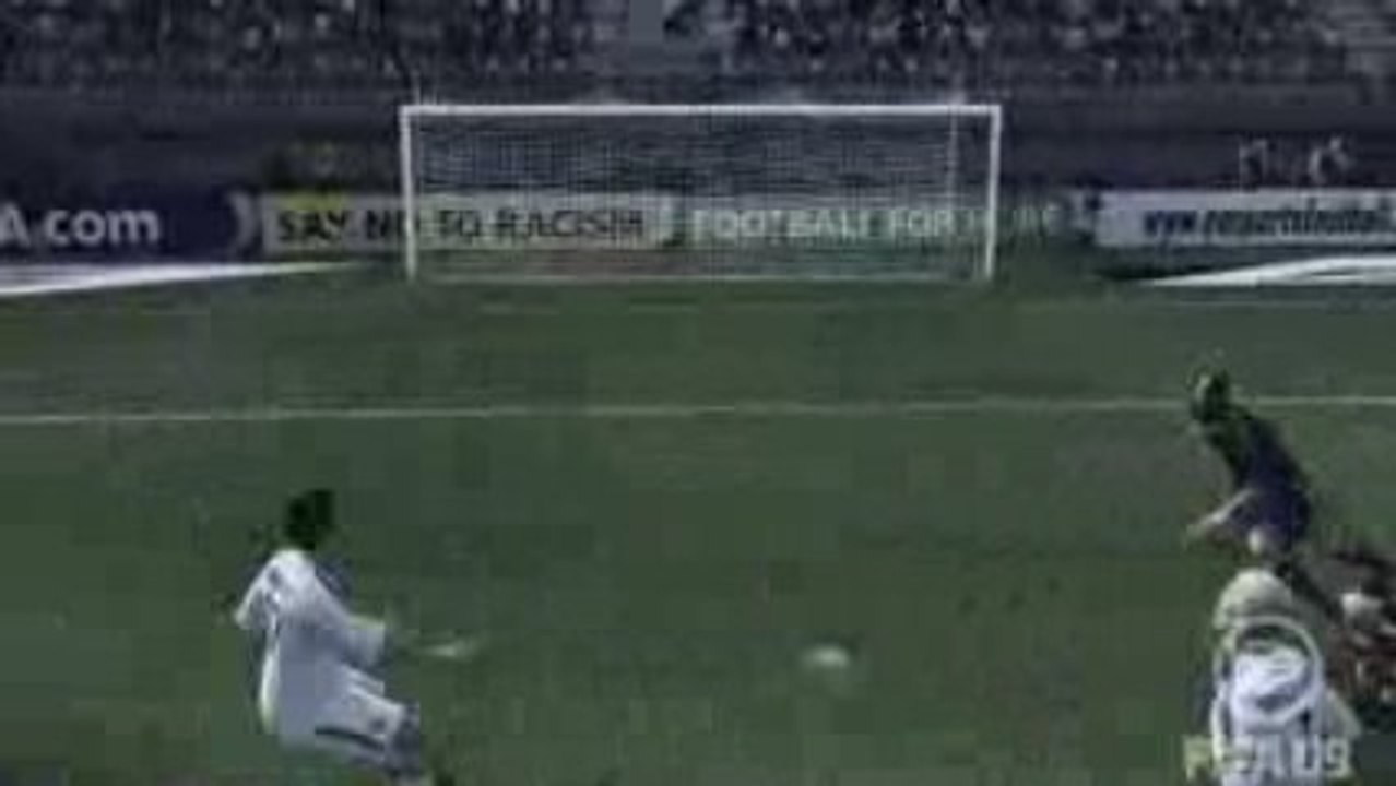 But de Raùl - bicyclette après une passe de Benzema