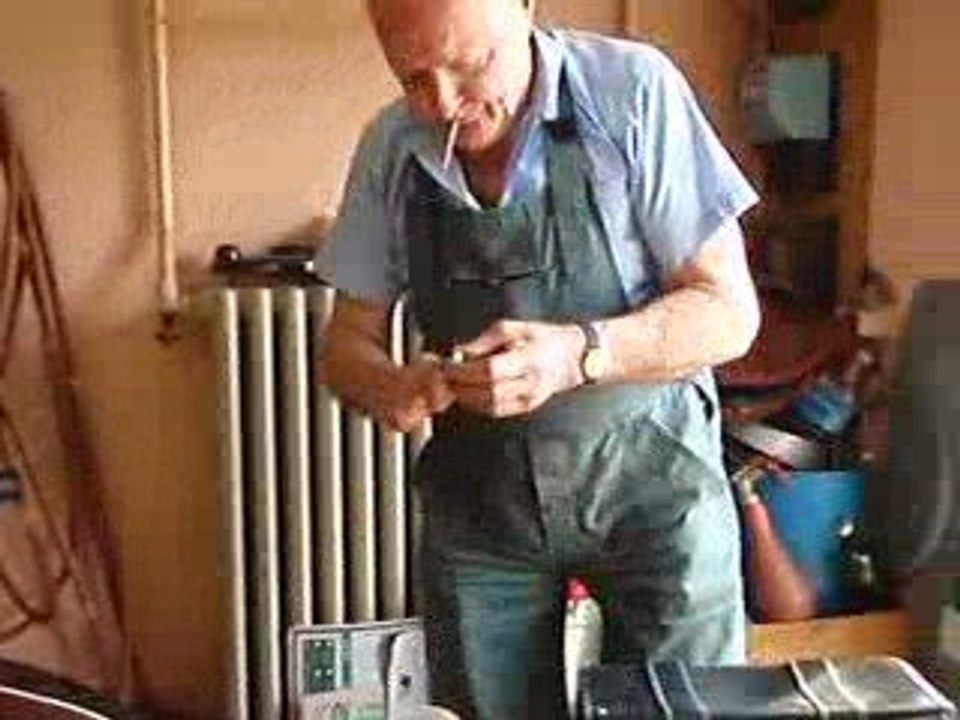 Argeo Moretti s'apprête à démarrer sa Gillet Herstal de 1934