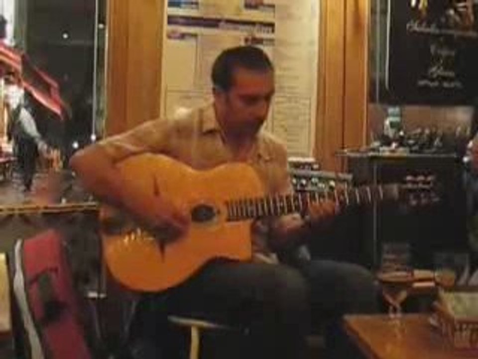 swing gitan( par potzi et titote au clairon a montmartre