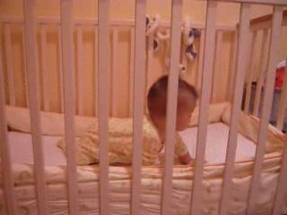 Enzo dans son lit bis