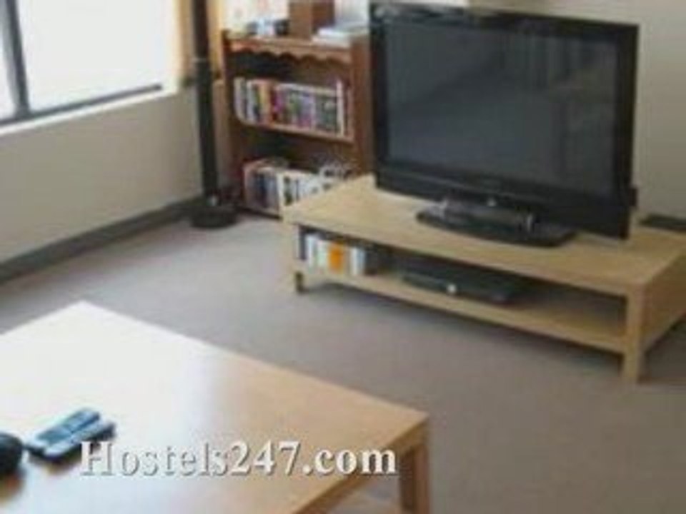 Toronto Hostels Video from Hostels247.com-Backpackers on Dun