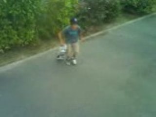 Moi faisant mon triipe en skate