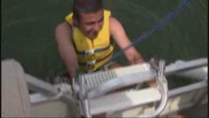 can't swim but m trying