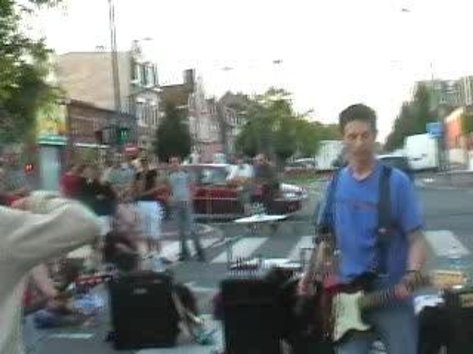 Les militaires(nainportnawaks live)