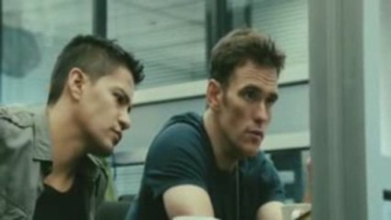 Takers (Starring T.I. Chris Brown & More) (Movie Trailer)