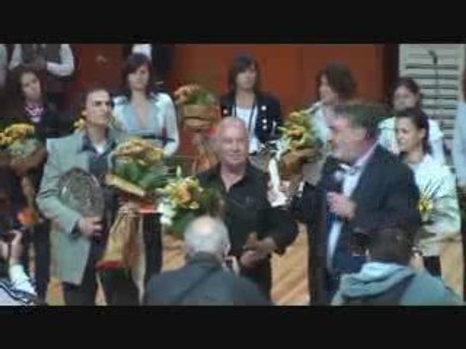 В. Костова, Б. Михайлов и квартет Сезони - Песен за Хасково